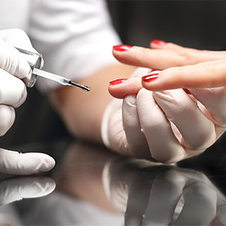 Maniküre und Nail-Design für gepflegte Hände im BeautyPoint, dem Kosmetik-Institut in Walsrode